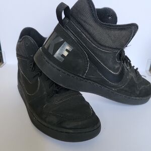 Nike Boys Black High-Top Sneakers
